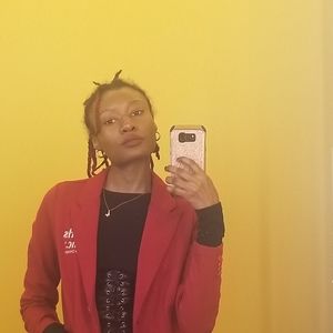 Meet your Posher, Carolyn